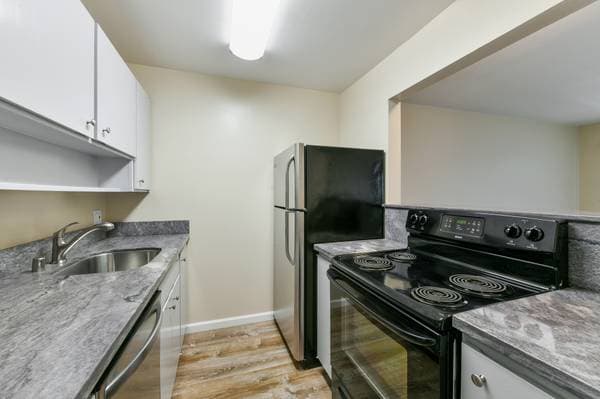 310 N Civic Dr Walnut Creek, CA 94596 photo 2