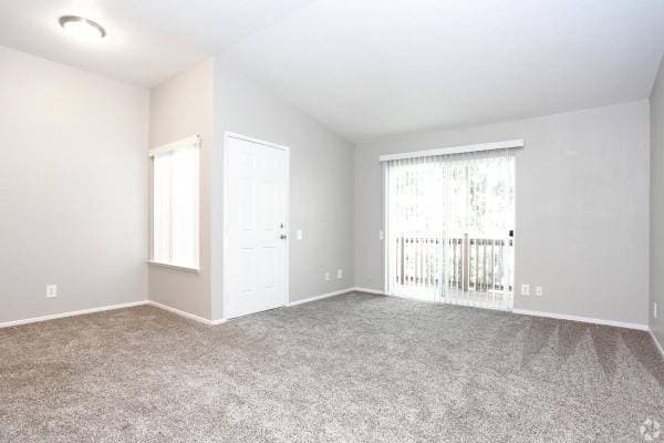 2BR/2BA Apartment on San Jose Drive · Antioch photo 2
