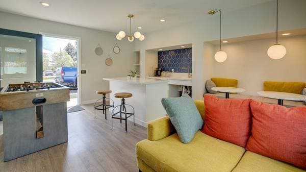 1BR/1BA Apartment on Fairfield Avenue · Fairfield photo 2