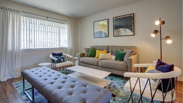 1BR/1BA Apartment on Fairfield Avenue · Fairfield photo 3