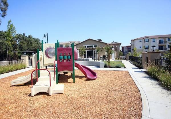 3BR/2BA Apartment on Business Center Dr. · Fairfield photo 4
