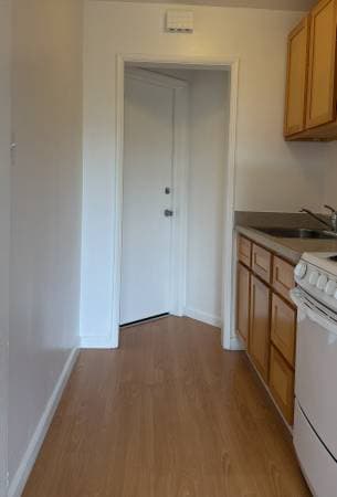 Apartments on Macarthur Boulevard · Oakland photo 2