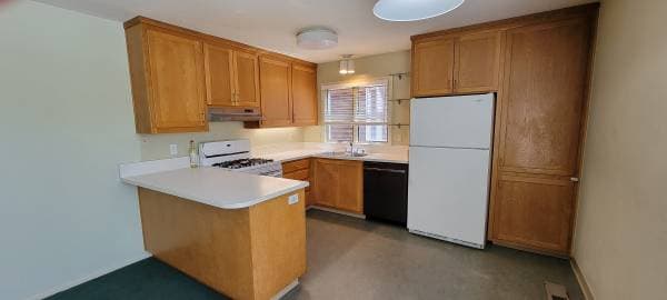 4BR/2BA Apartment on Cherry · Berkeley photo 2