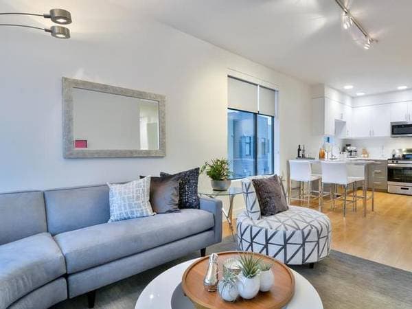 2BR/2BA Apartment on 3rd St. · San Francisco photo 4