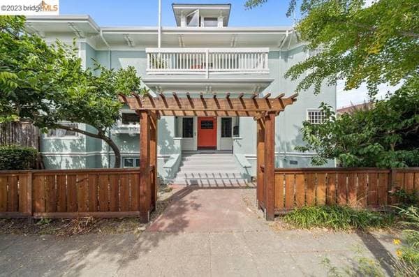 1BR/1BA Condo on Etna St · Berkeley photo 1