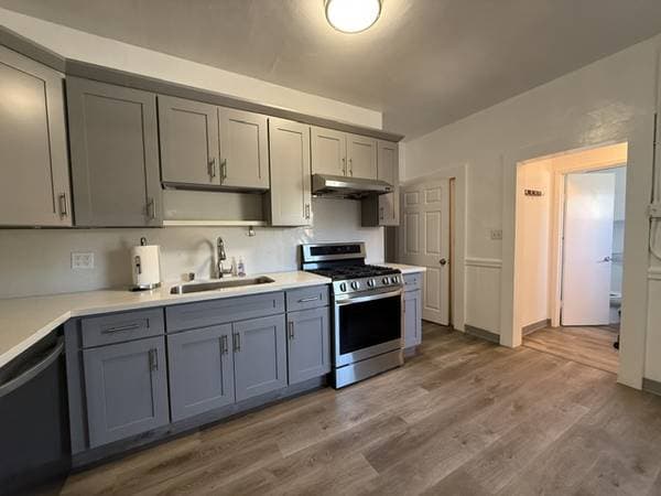 2BR/1BA Apartment · Oakland photo 2