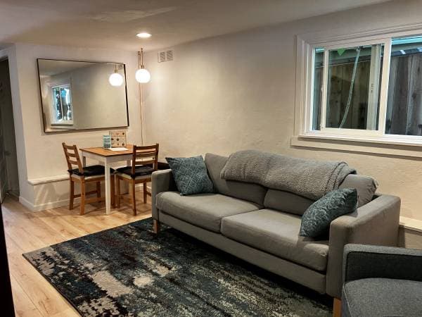 2BR/1BA Duplex · Berkeley photo 2