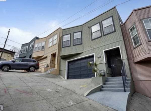 3BR/3BA Single Family House · San Francisco photo 1