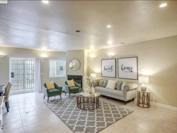 3BR/3BA Single Family House · San Francisco photo 2