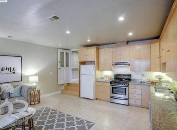 3BR/3BA Single Family House · San Francisco photo 3