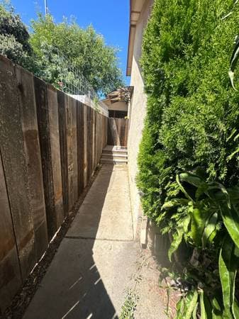 Others on Washington Street · Bay Point photo 1