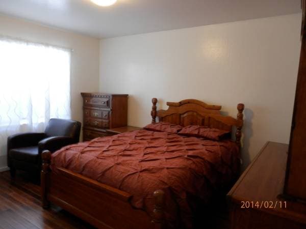 2BR/1BA Apartment · Berkeley photo 3