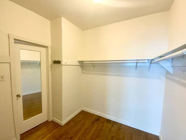 1br/1ba. Bay Windows, Laundry On-Site. Garage Parking Available photo 3