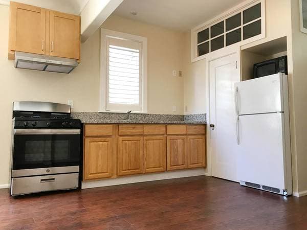 1BR/1BA Apartment · Oakland photo 3