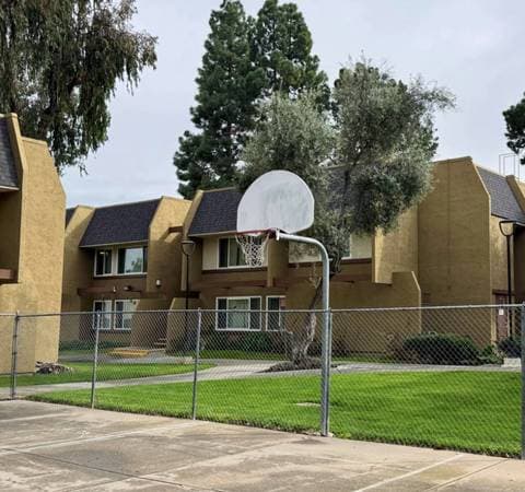 2BR/1BA Apartment on Albany Drive · San Jose photo 2
