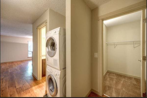 0BR/1BA Apartment on Creekside Drive · Walnut Creek photo 4