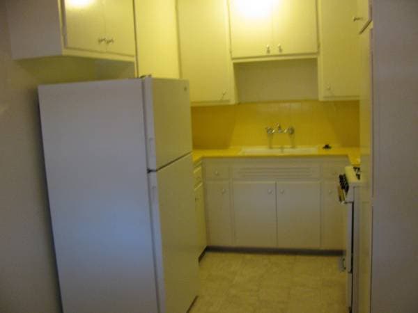 0BR/1BA Apartment on Coleman Ave. · Menlo Park photo 3