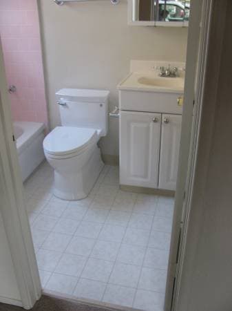 0BR/1BA Apartment on Coleman Ave. · Menlo Park photo 5