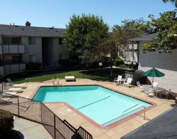1BR/1BA Apartment on Harder Road · Hayward photo 5