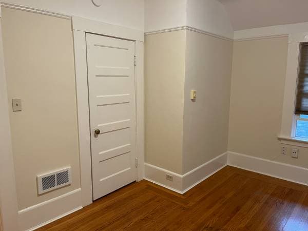 0BR/1BA Duplex · Berkeley photo 4