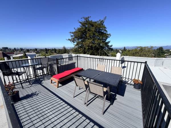 0BR/1BA Apartment · Berkeley photo 1