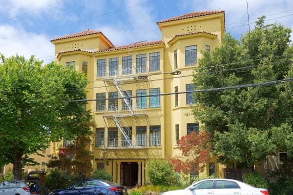 0BR/1BA Apartment · Berkeley photo 4