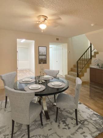 4BR/2BA Townhouse on Foxdale Loop · San Jose photo 2