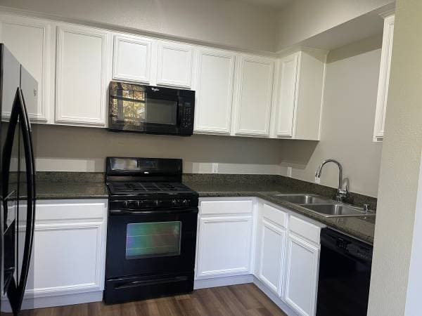 1BR/1BA Apartment on Round Barn Blvd · Santa Rosa photo 2