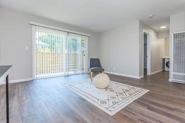 1BR/1BA Apartment on Central Avenue · Fremont photo 1