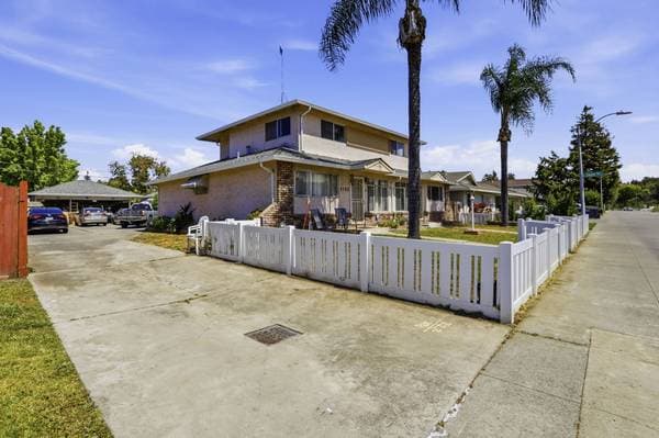 2BR/1BA Duplex · Santa Clara photo 1