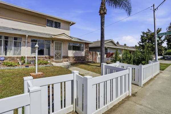 2BR/1BA Duplex · Santa Clara photo 3