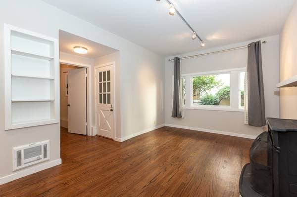 1BR/1BA In Law Adu on Lyon Street · San Francisco photo 3