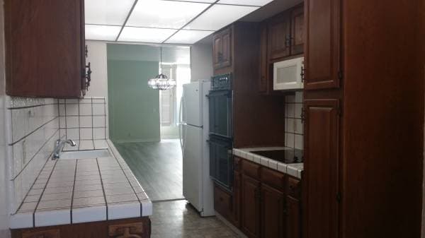 2BR/2BA Condo on Hayward Ave · San Mateo photo 4