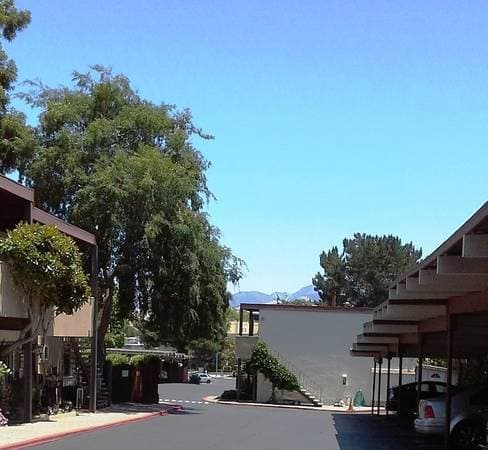 Idyllic Loft-style Townhome Near Downtown Lafayette With Private Patios &amp; Top Schools photo 4