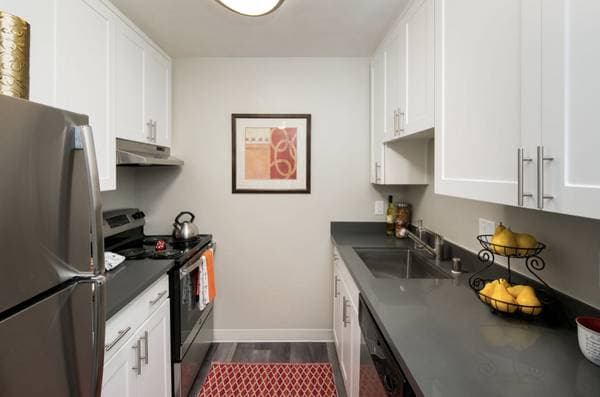 2BR/2BA Apartment on Gading Road · Hayward photo 3