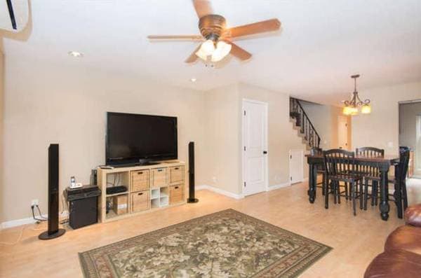 2BR/2BA Townhouse · Campbell photo 3
