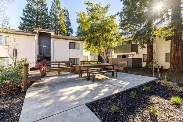 1BR/1BA Apartment on Pine Street · Martinez photo 1