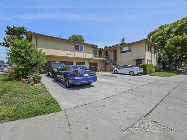 2BR/1BA Apartment on Francisco Ave Apt B · San Jose photo 2
