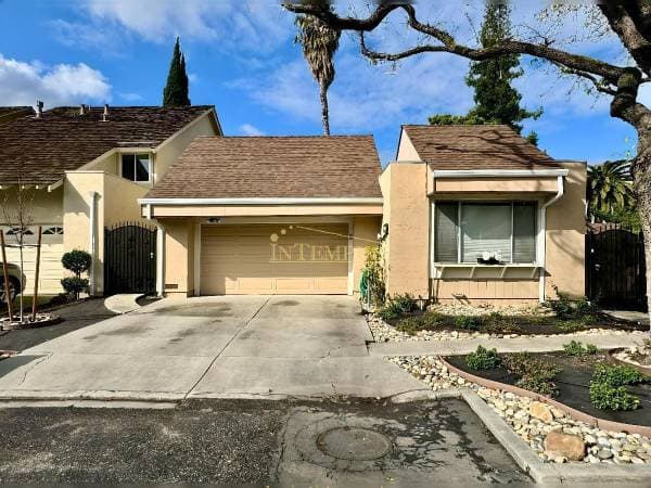 4BR/2BA Single Family House on Park Ave · Santa Clara photo 1