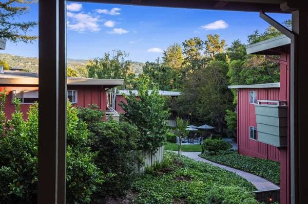 2BR/2BA Apartment on Massol Avenue · Los Gatos photo 3