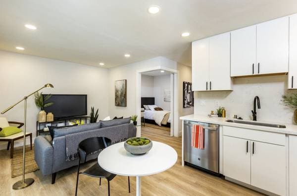 3BR/2BA Apartment on N Main Street · Walnut Creek photo 5