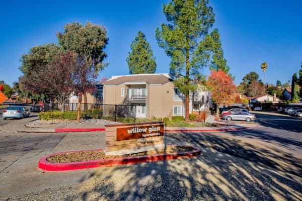 2BR/2BA Apartment on Willow Avenue · Hercules photo 3