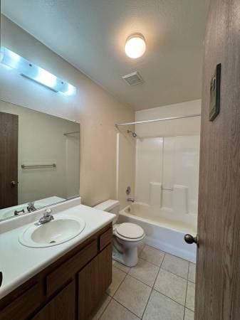 2BR/1BA Apartment on Mission Blvd. · Santa Rosa photo 4
