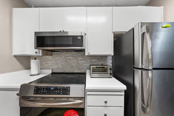 2BR/2BA Condo on North Divic Drive · Walnut Creek photo 4