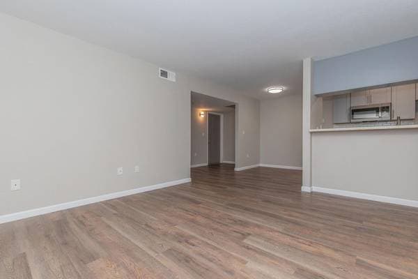 2BR/1BA Apartment on North Milpitas Boulevard · Milpitas photo 2