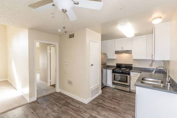 2BR/1BA Apartment on Enterprise Drive · Rohnert Park photo 5