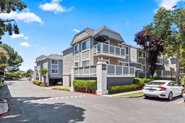 1BR/1BA Apartment on South Bascom Avenue · Campbell photo 3