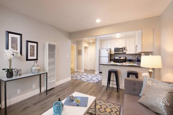 3BR/2BA Apartment on Harder Rd. · Hayward photo 4