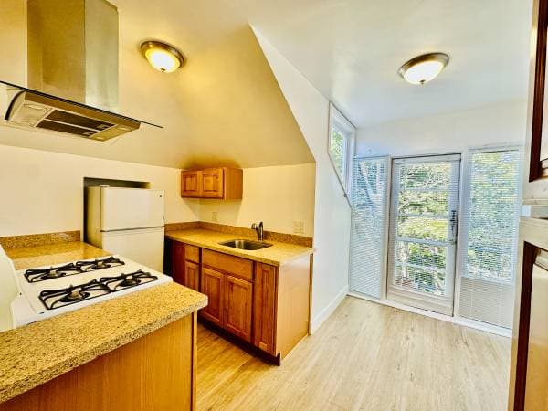 2BR/1BA Apartment · Berkeley photo 1