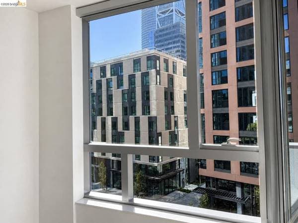 1BR/2BA Condo on Main Street · San Francisco photo 1